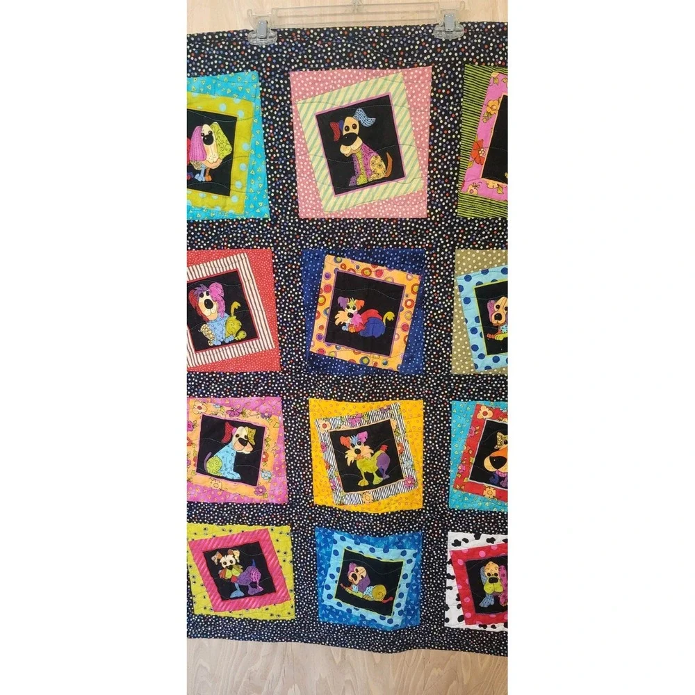 Happy Dog‎ Quilted Pattern Blanket Please Refer To Photos For Measurements.